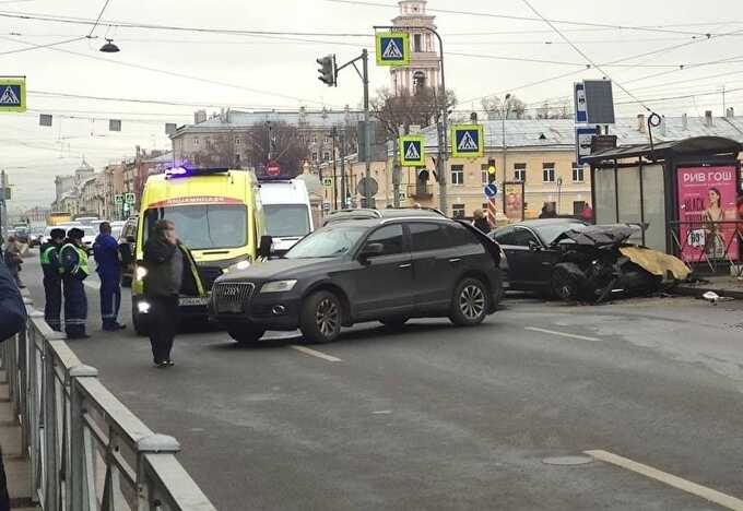 В Петербурге народный артист Игорь Скляр попал в ДТП. На реанимобиле его увезли в больницу