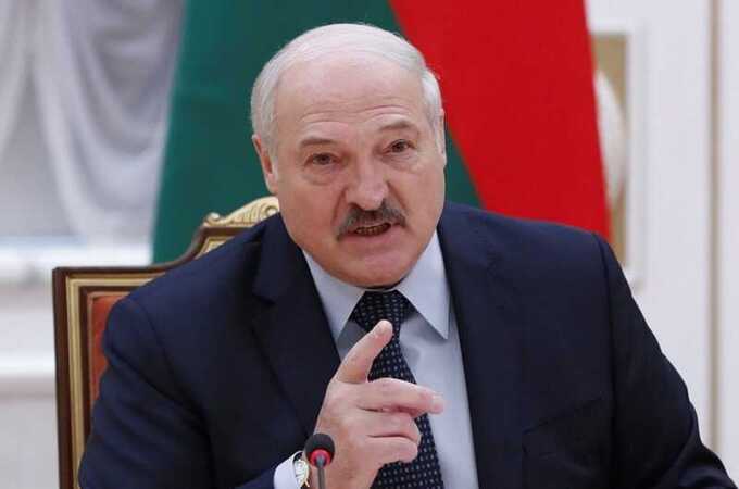 Лукашенко заявил, что Россия передала Беларуси десятки ядерных боеголовок